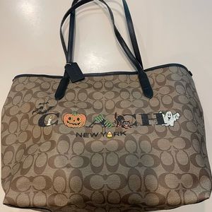 New Coach Halloween 2021 Tote bag